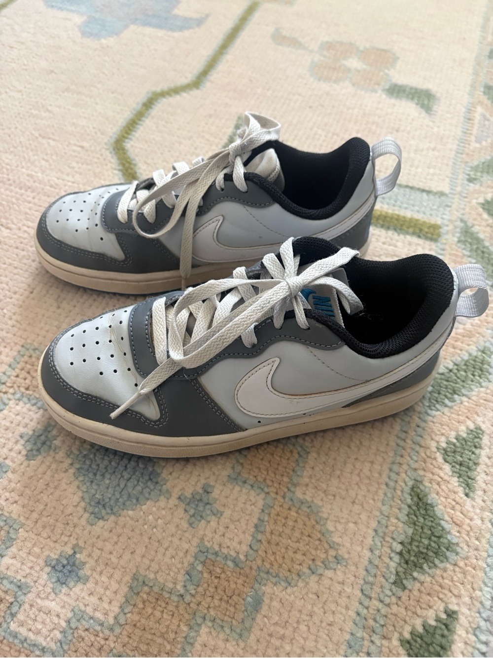 Nike Kids White and Gray Low-Top Sneakers with Black Lining